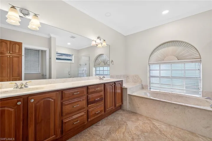2229  Goshawk  CT, Naples, FL 34105