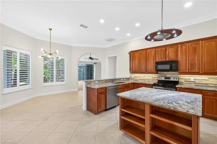 2229  Goshawk  CT, Naples, FL 34105