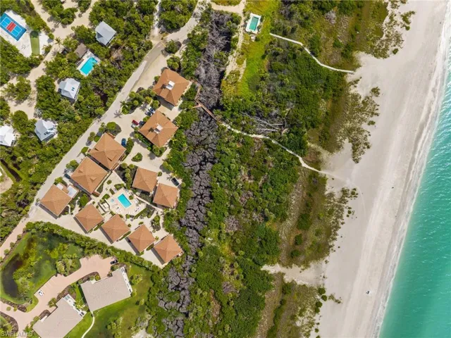 Aerial view of property and surrounding area