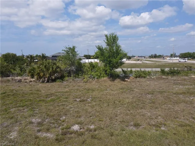 13 NW 5th TER, CAPE CORAL FL 33993