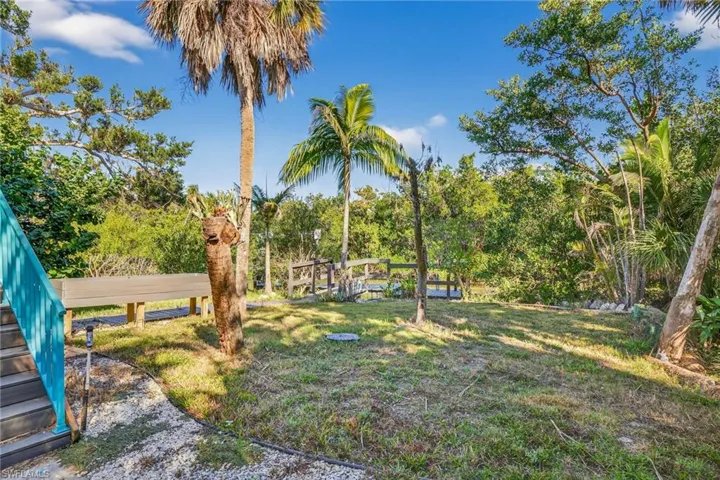 6476 Pine Ave, Sanibel, Florida 33957