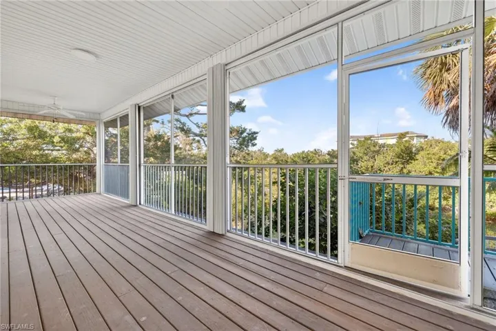 6476 Pine Ave, Sanibel, Florida 33957