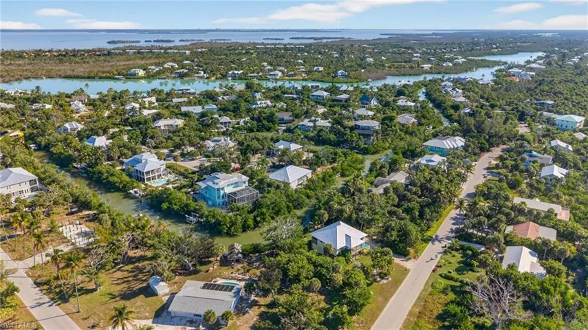 6476 Pine Ave, Sanibel, Florida 33957