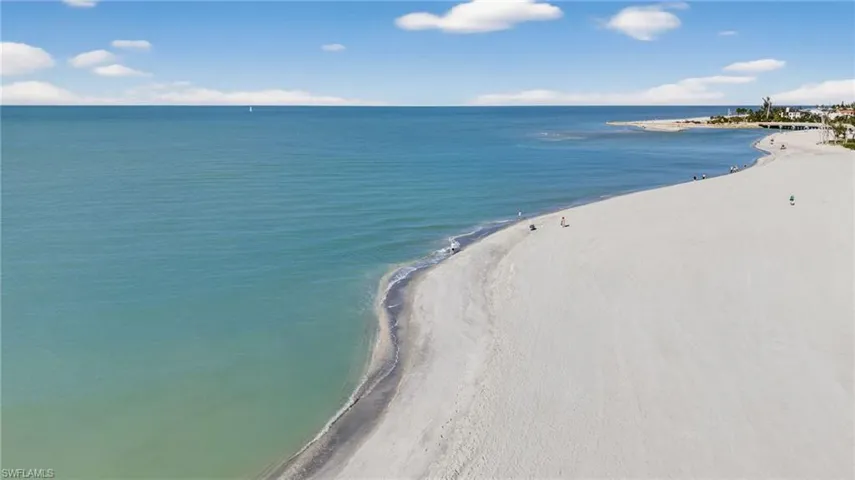 6476 Pine Ave, Sanibel, Florida 33957