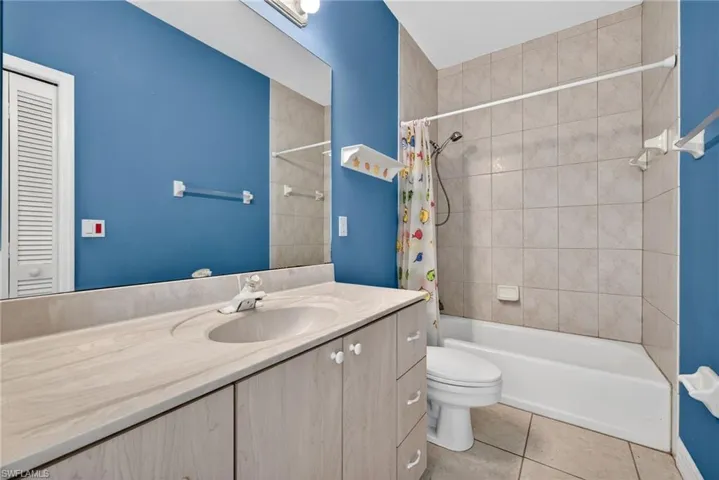 6476 Pine Ave, Sanibel, Florida 33957