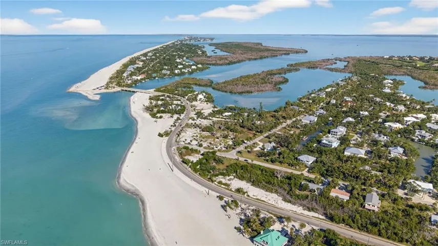 6476 Pine Ave, Sanibel, Florida 33957