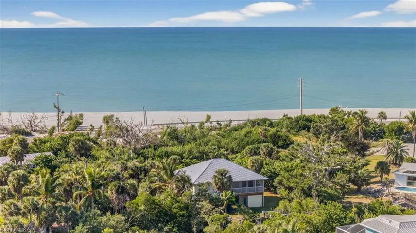 6476 Pine Ave, Sanibel, Florida 33957