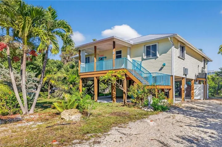 6476 Pine Ave, Sanibel, Florida 33957