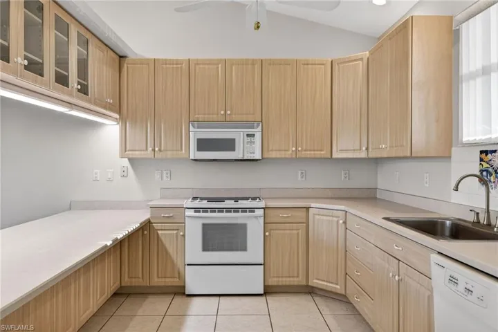 6476 Pine Ave, Sanibel, Florida 33957