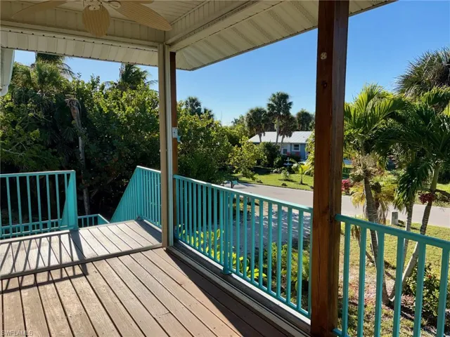 6476 Pine Ave, Sanibel, Florida 33957