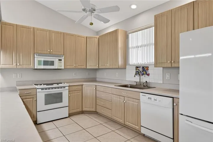 6476 Pine Ave, Sanibel, Florida 33957