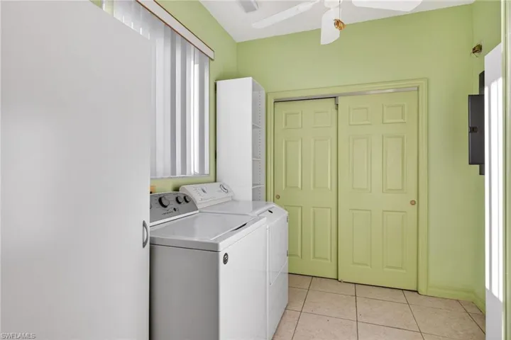 6476 Pine Ave, Sanibel, Florida 33957
