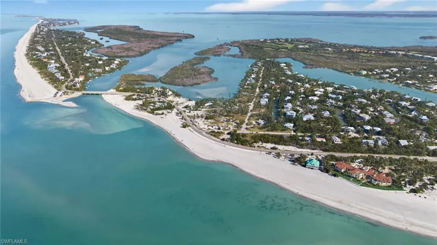 6476 Pine Ave, Sanibel, Florida 33957