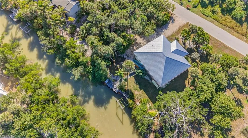 6476 Pine Ave, Sanibel, Florida 33957