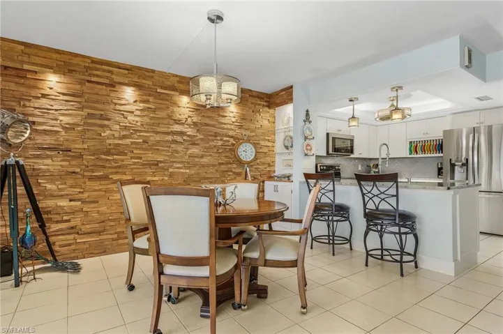 1911 SE 40th  TER, Cape Coral, FL 33904