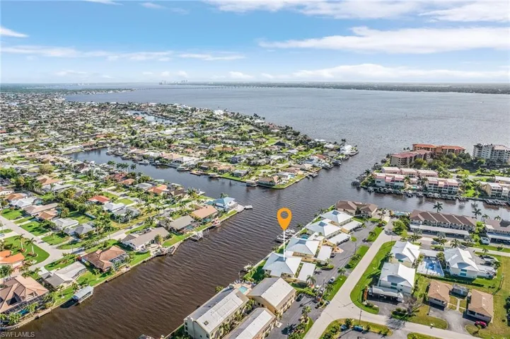 1911 SE 40th  TER, Cape Coral, FL 33904