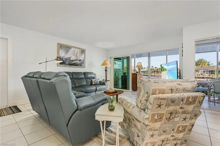 1911 SE 40th  TER, Cape Coral, FL 33904