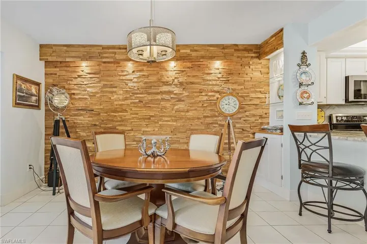 1911 SE 40th  TER, Cape Coral, FL 33904