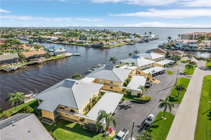 1911 SE 40th  TER, Cape Coral, FL 33904