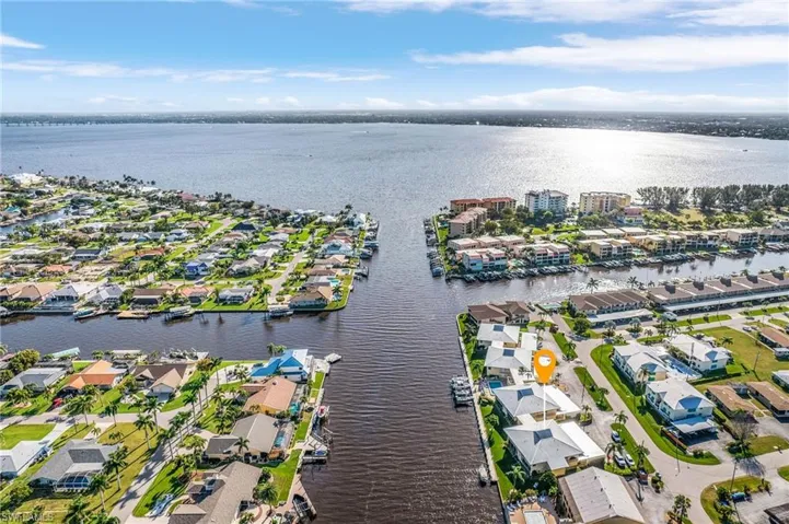1911 SE 40th  TER, Cape Coral, FL 33904