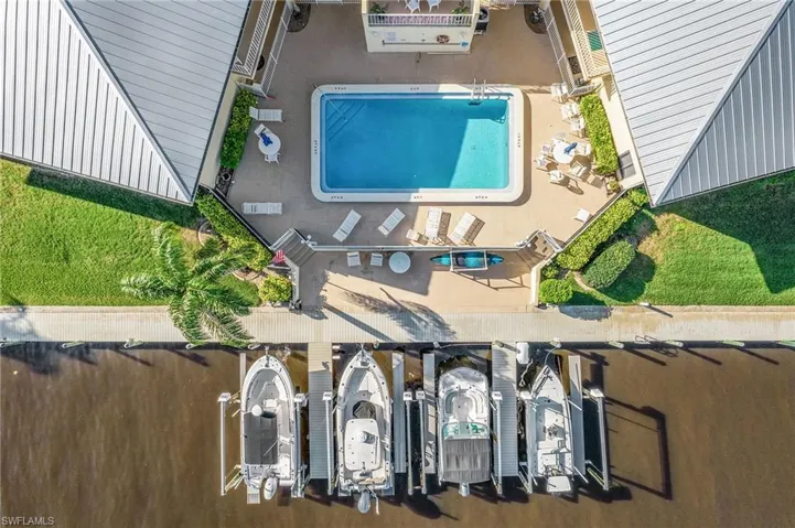 1911 SE 40th  TER, Cape Coral, FL 33904
