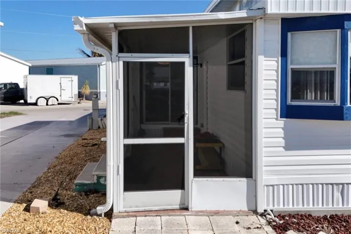 View of entrance to rear property
