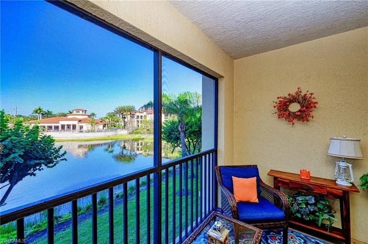 12935  Violino  LN, Naples, FL 34105