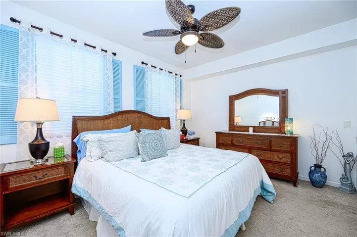 King-size bedroom suite
