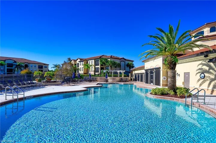 12935  Violino  LN, Naples, FL 34105