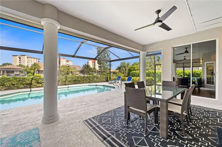 Sunroom with ceiling fan