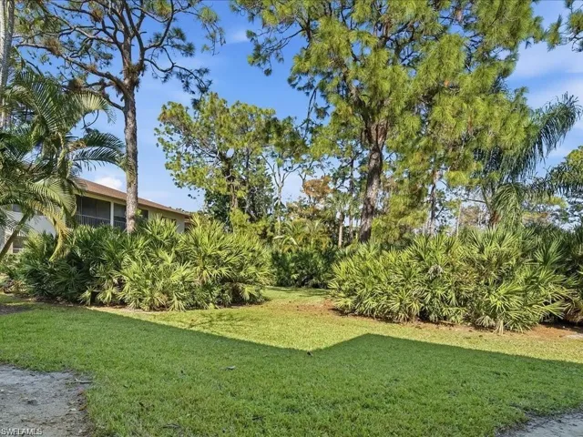 1833 Courtyard Way E105, Naples, Florida 34112