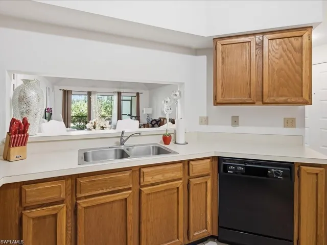 1833 Courtyard Way E105, Naples, Florida 34112