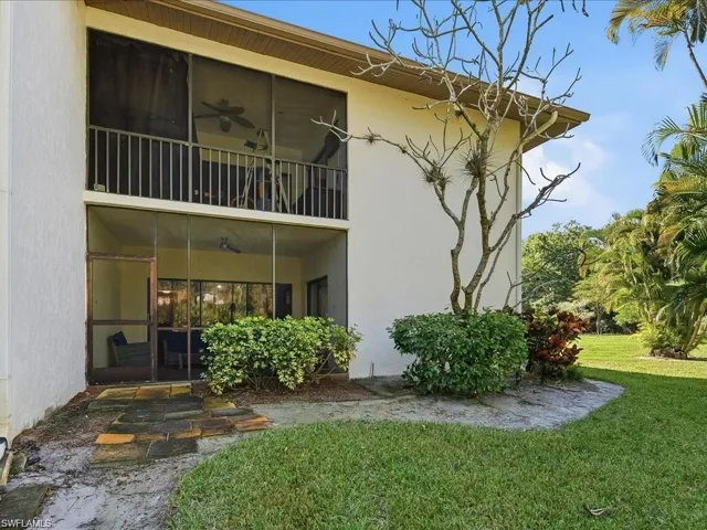 1833 Courtyard Way E105, Naples, Florida 34112