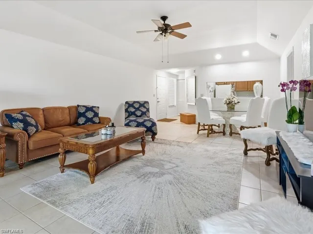 1833 Courtyard Way E105, Naples, Florida 34112