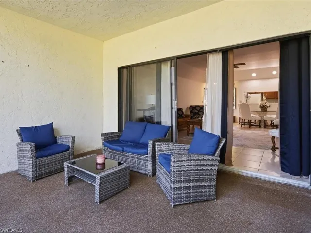 1833 Courtyard Way E105, Naples, Florida 34112