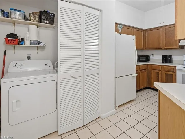 1833 Courtyard Way E105, Naples, Florida 34112