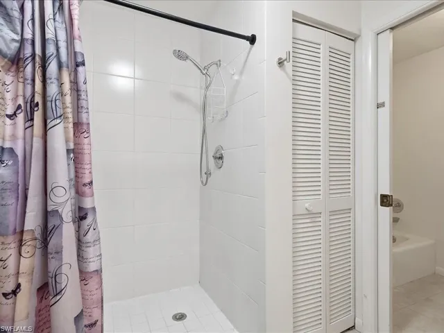 1833 Courtyard Way E105, Naples, Florida 34112