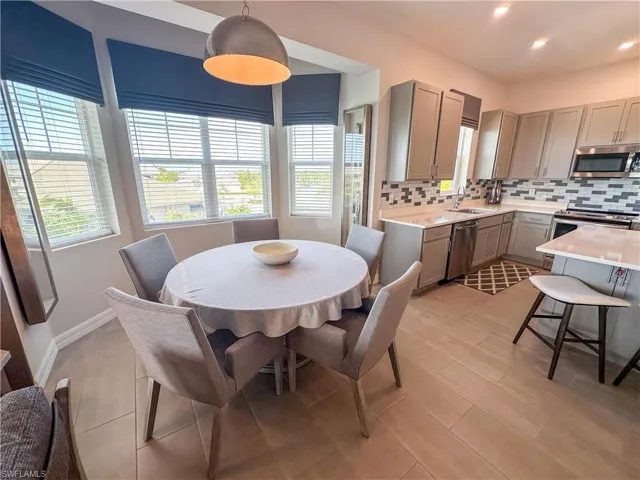 163  Indies E DR, Naples, FL 34114