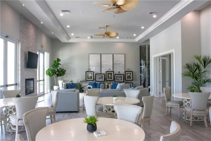163  Indies E DR, Naples, FL 34114