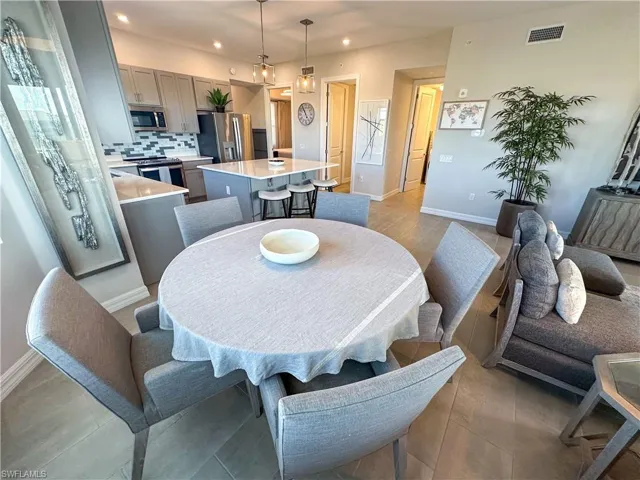 163  Indies E DR, Naples, FL 34114