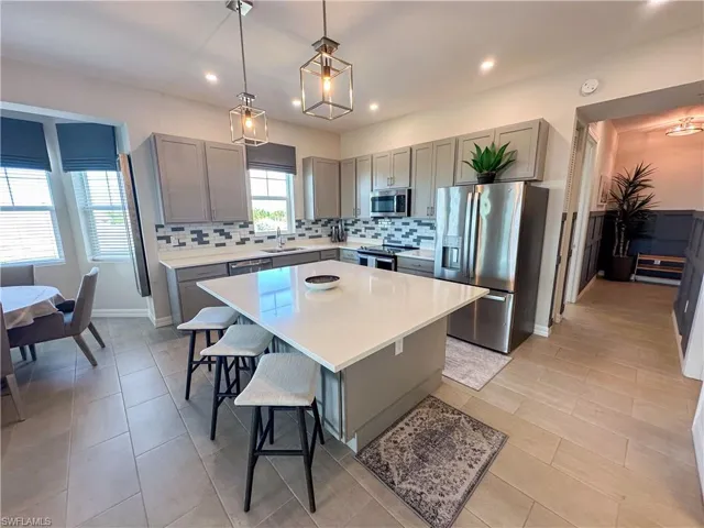 163  Indies E DR, Naples, FL 34114