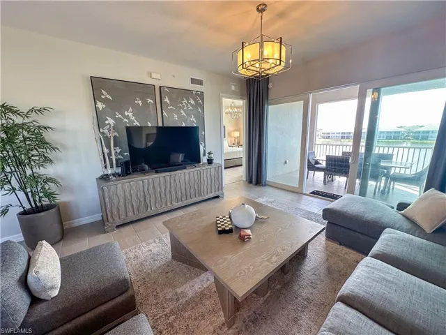 163  Indies E DR, Naples, FL 34114