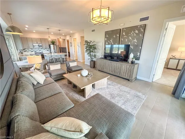 163  Indies E DR, Naples, FL 34114