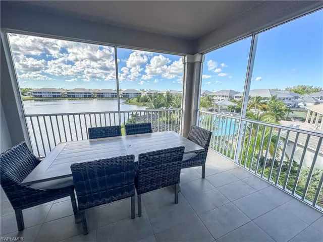 163  Indies E DR, Naples, FL 34114