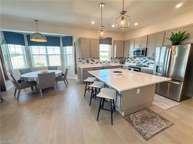 163  Indies E DR, Naples, FL 34114