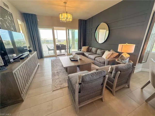 163  Indies E DR, Naples, FL 34114
