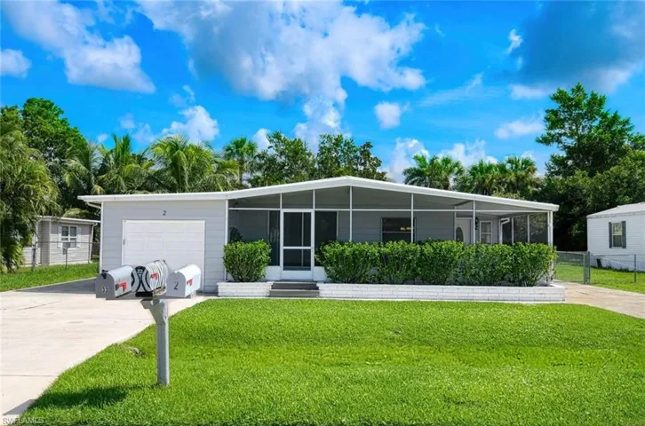 2  Sonderhen  DR, Naples, FL 34114