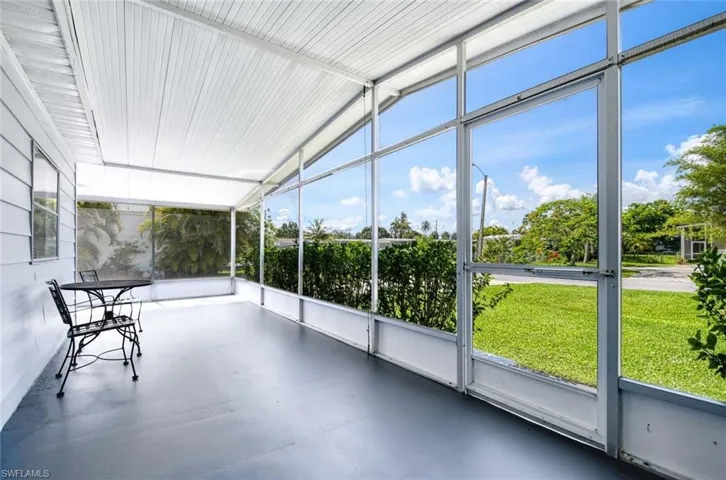 2  Sonderhen  DR, Naples, FL 34114