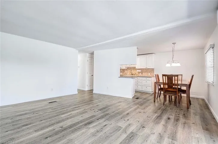 2  Sonderhen  DR, Naples, FL 34114