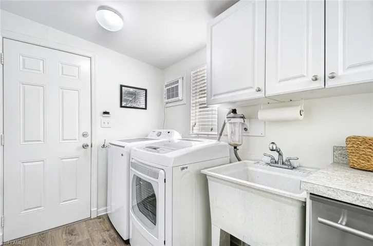 2  Sonderhen  DR, Naples, FL 34114